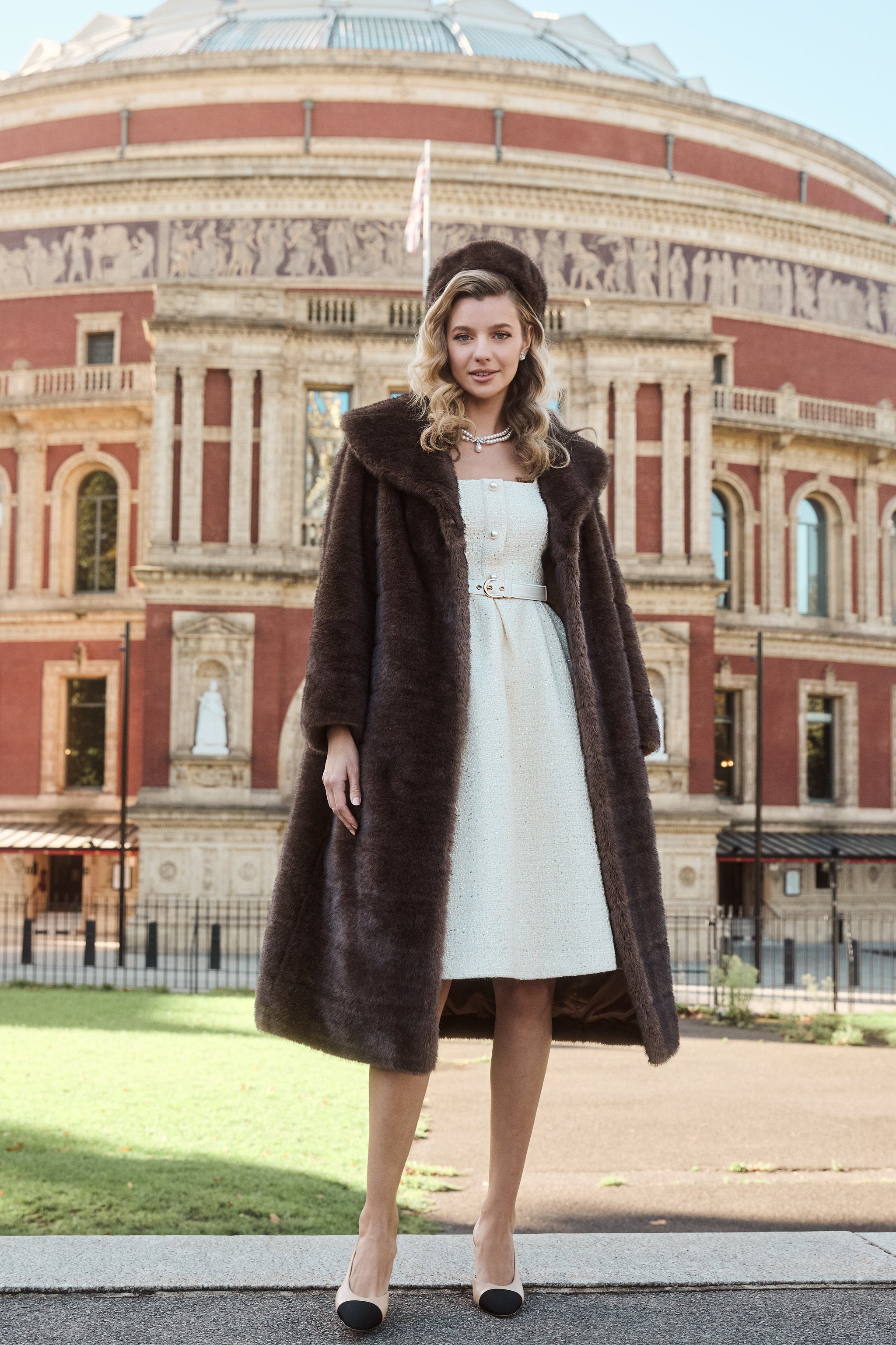 Hollywood' Full-Length Faux Fur Coat in Marrone – Santinni