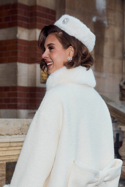 'Rivoli' Pillbox Hat with Brooch in Bianco