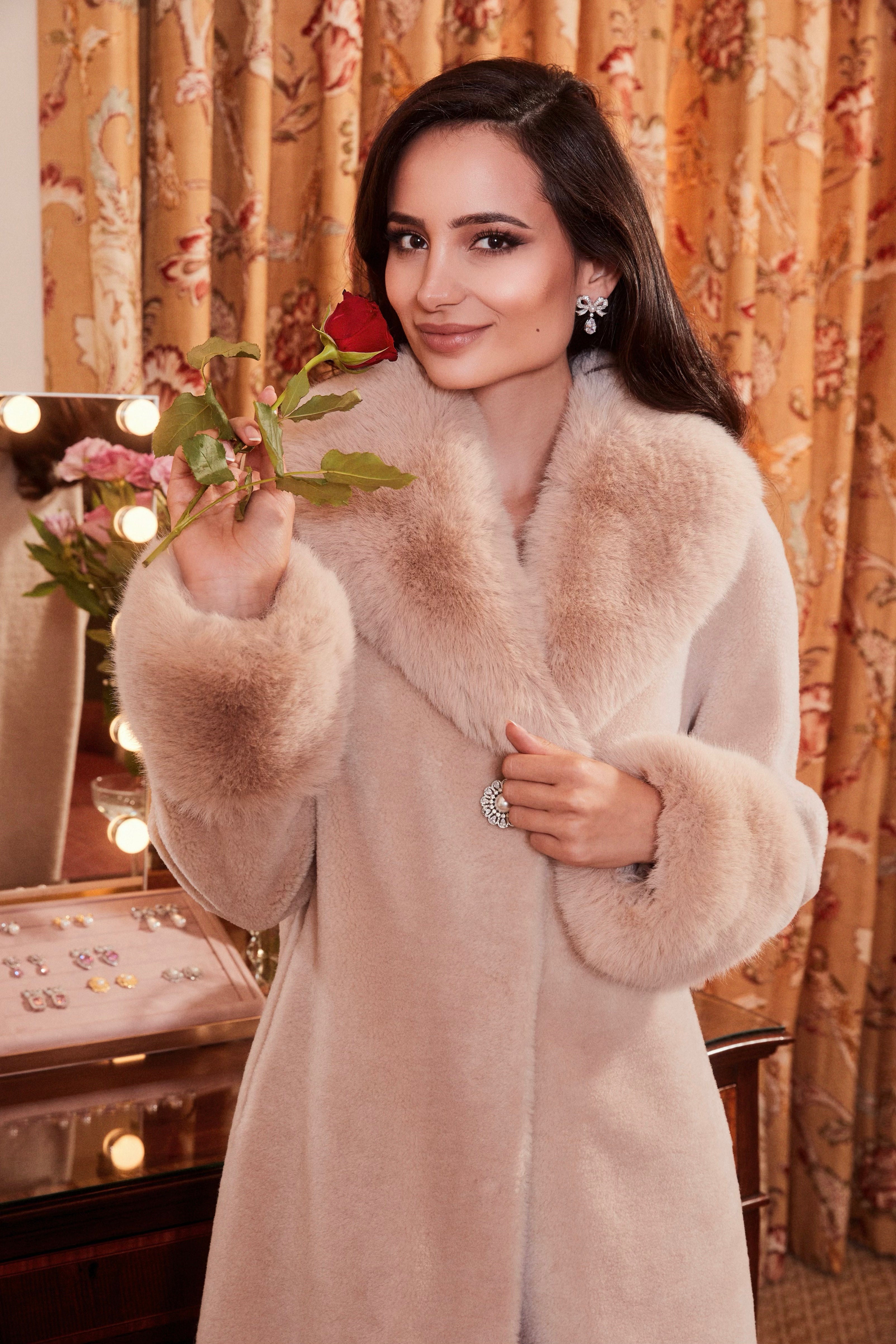 Sunset Boulevard Long Wool Coat with Faux Fur Collar in Cammello