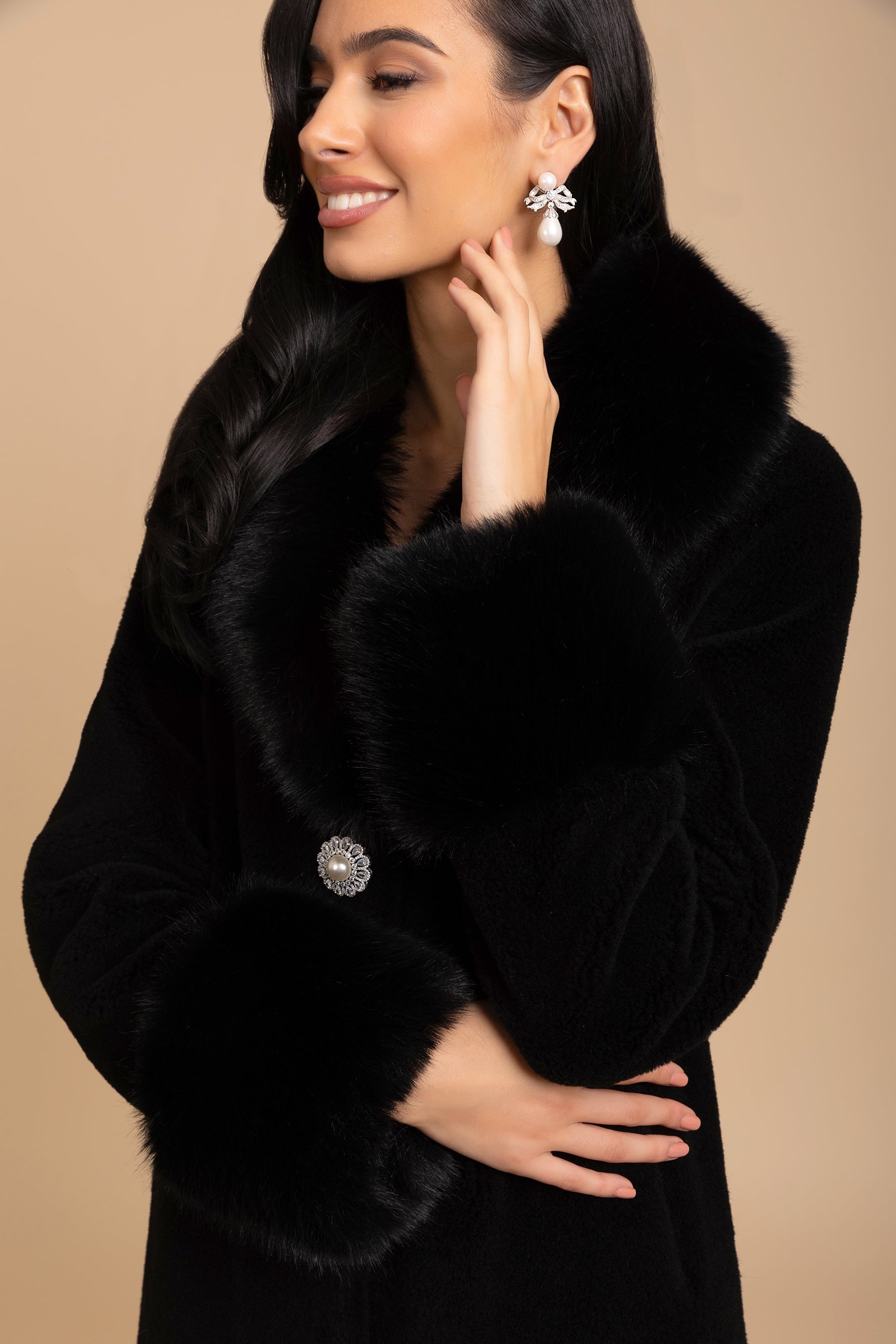 Sunset Boulevard' Long Wool Coat with Faux Fur Collar in Nero