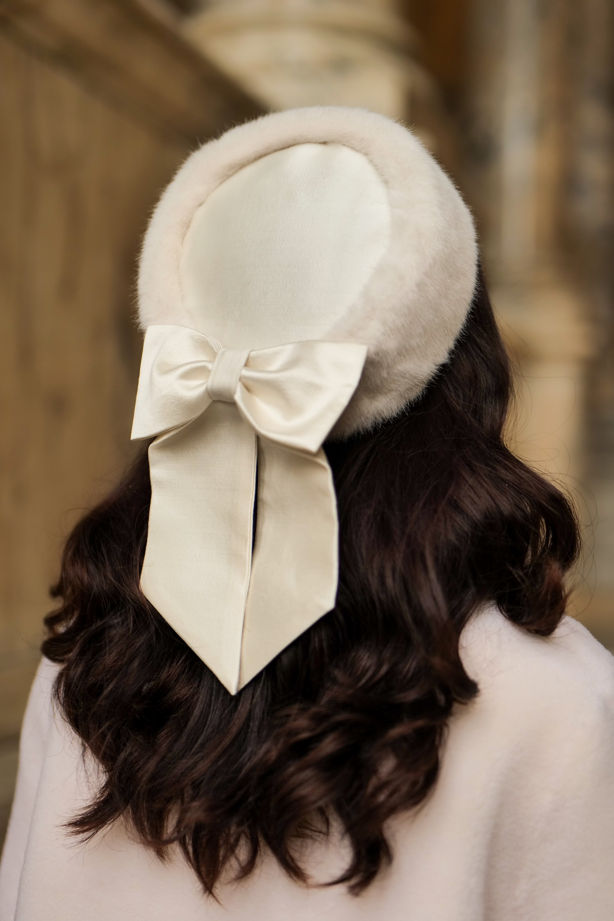 Wonderland' Pillbox Hat with Silk Bow in Bianco – Santinni