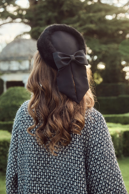 🎁 'Wonderland' Pillbox Hat with Silk Bow in Nero (10% off)
