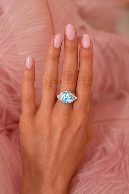 'Marie Antoinette' Cushion-Cut Silver Ring with Bows