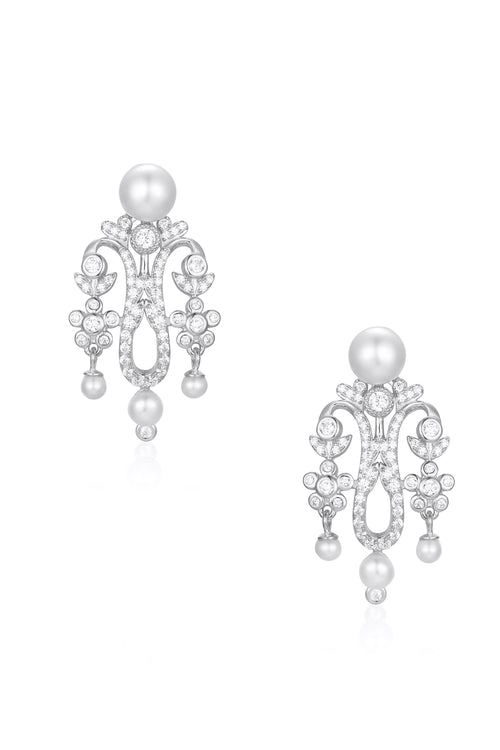 🎁 'Standing Ovation' Crystal and Pearl Chandelier Silver Earrings (100% off)