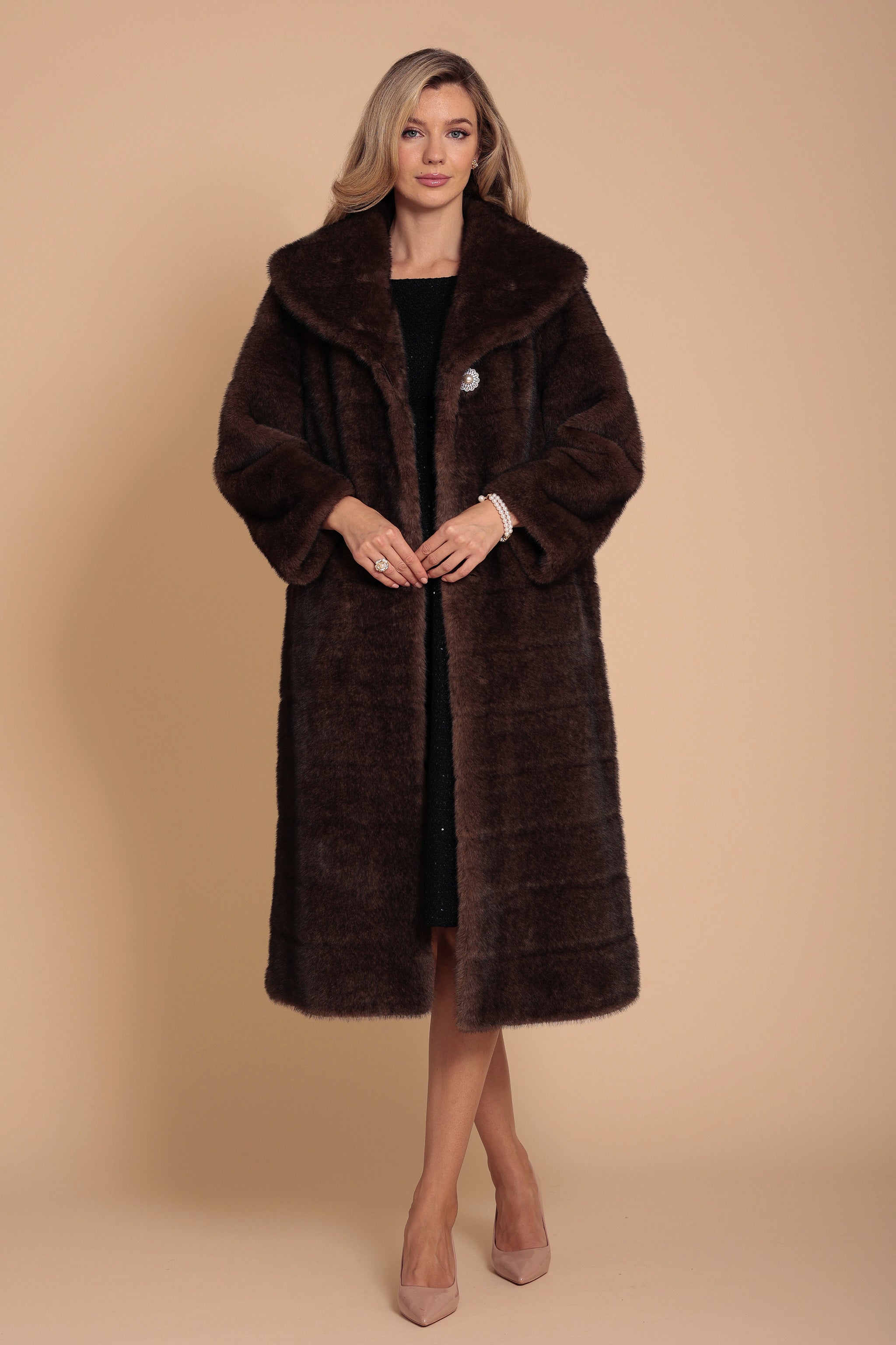 Hollywood' Full-Length Faux Fur Coat in Marrone – Santinni