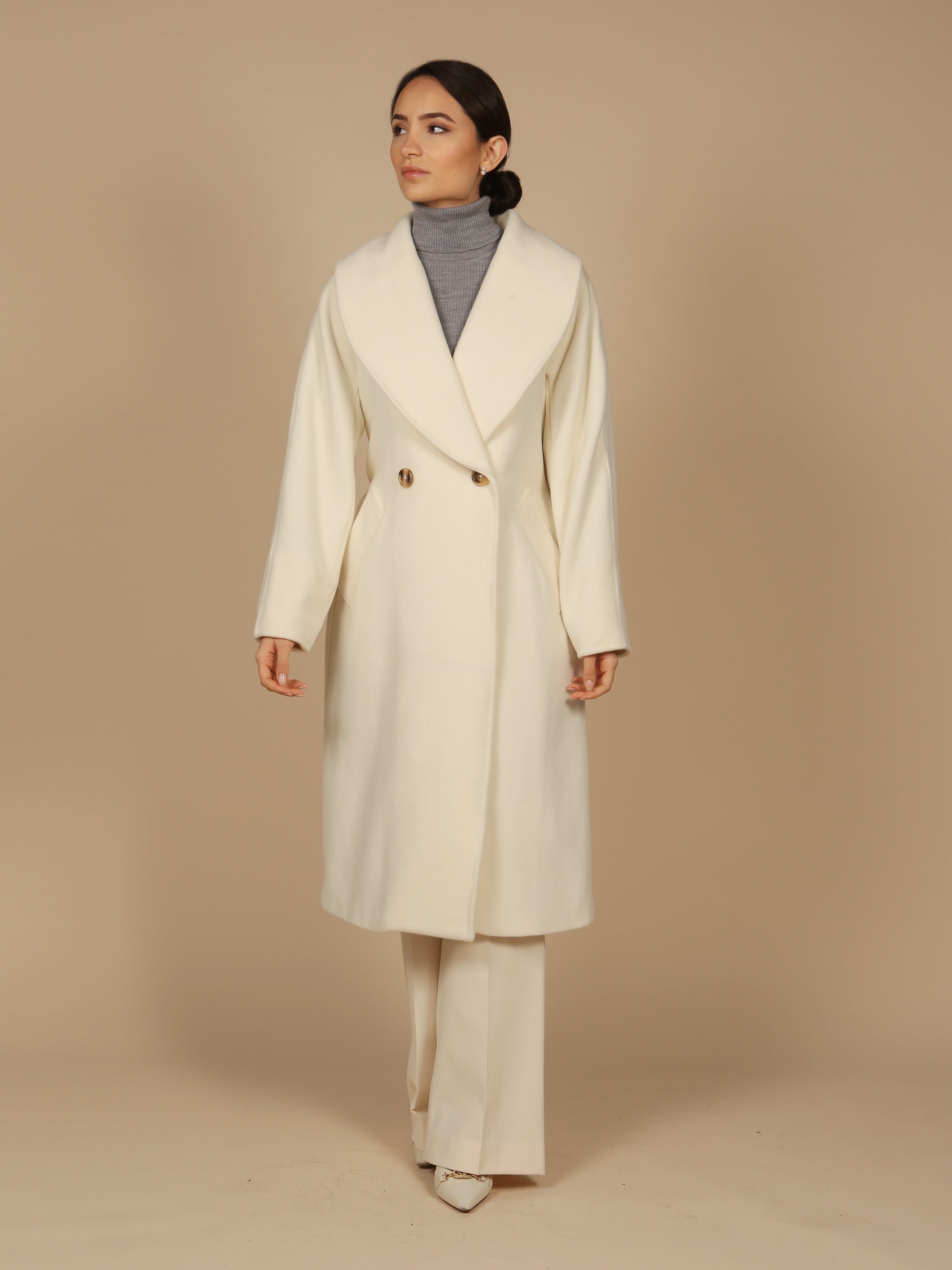 Hepburn' Italian Virgin Wool and Cashmere Coat in Bianco – Santinni