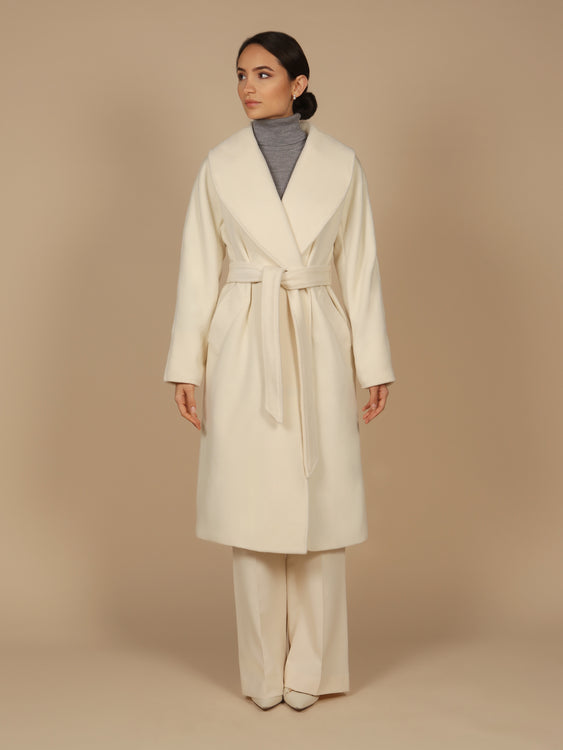 'Hepburn' Italian Virgin Wool and Cashmere Coat in Bianco