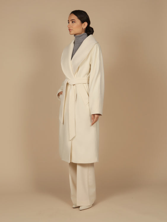 'Hepburn' Italian Virgin Wool and Cashmere Coat in Bianco